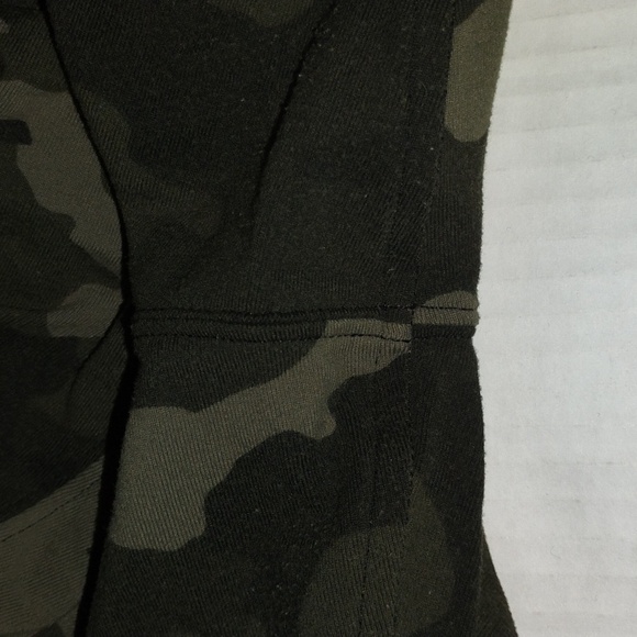 lululemon athletica Ready to Rulu High Rise Jogger. Womens size 8. Green Camo. - Picture 10 of 13